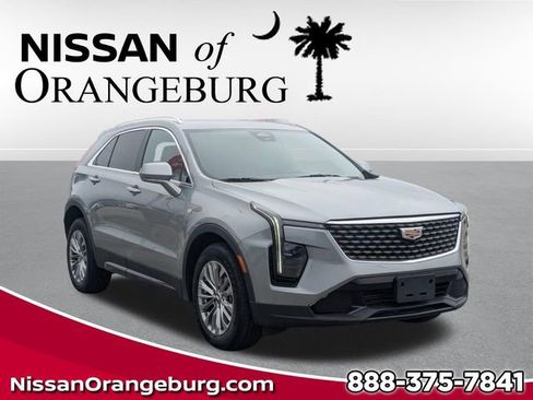 Used 2024 Cadillac XT4 Premium Luxury image 1