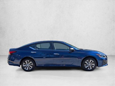 Used 2024 Nissan Altima 2.5 S FWD image 4