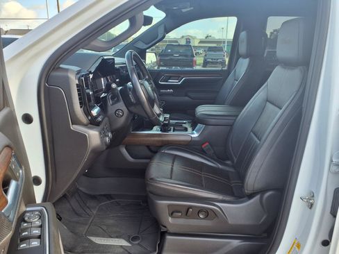 Used 2023 Chevrolet Silverado 1500 High Country w/ Technology Package AWD/4WD image 22