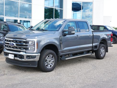 Used 2025 Ford F350 Lariat w/ FX4 Off-Road Package image 25