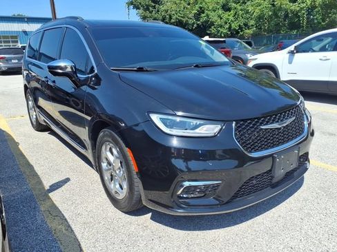 Used 2022 Chrysler Pacifica Limited FWD image 5