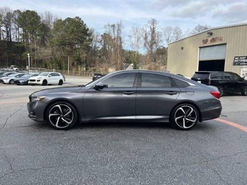 Used 2018 Honda Accord Sport image 2
