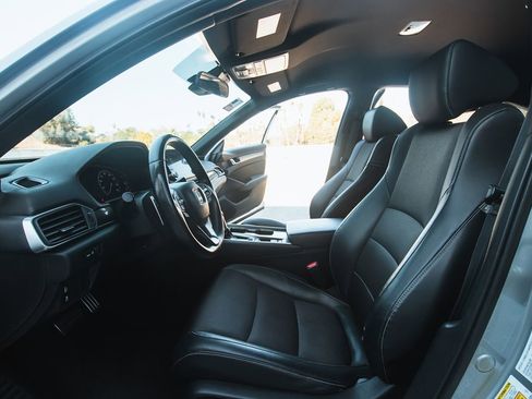 Used 2018 Honda Accord Sport image 10