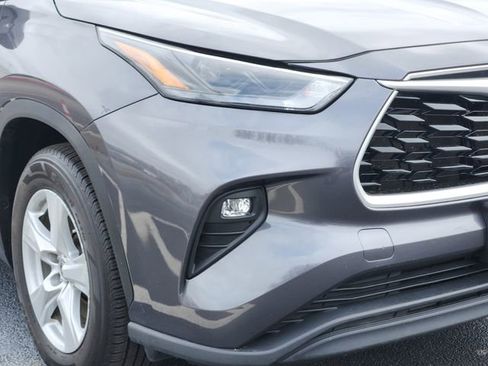 Used 2024 Toyota Highlander LE image 7