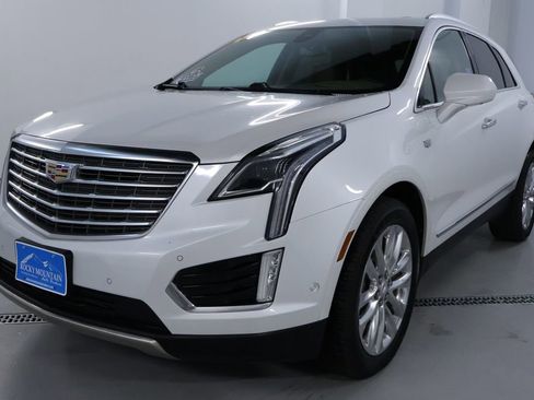 Used 2017 Cadillac XT5 Platinum w/ Driver Assist Package AWD/4WD image 3