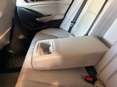 Used 2018 Honda Accord Touring image 18