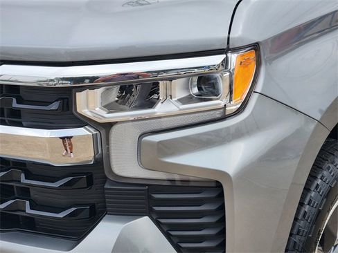 Used 2024 Chevrolet Silverado 1500 LT image 9