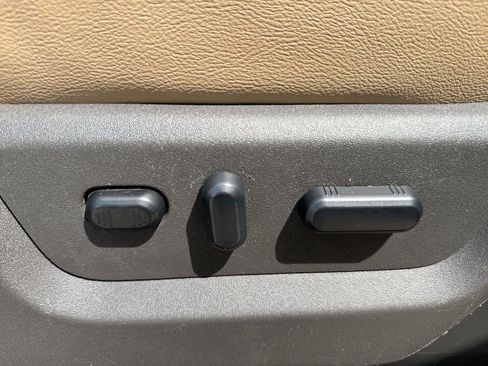 Used 2015 Ford F250 Lariat w/ Chrome Package RWD image 16