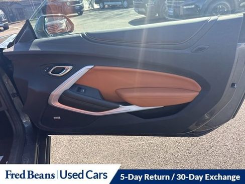 Used 2016 Chevrolet Camaro SS RWD image 12