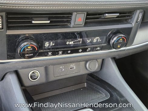 Used 2023 Nissan Rogue SV image 29