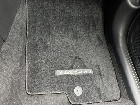 Used 2025 Hyundai Tucson Limited image 30