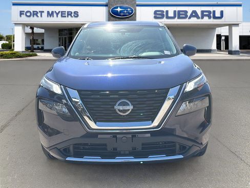 Used 2025 Nissan Rogue SV image 8