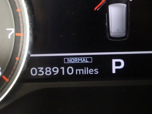 Used 2024 Mitsubishi Outlander SE image 38