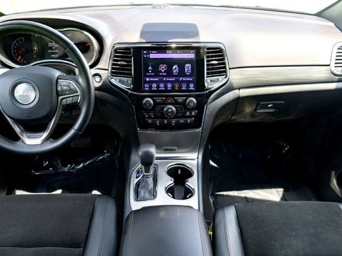 Used 2020 Jeep Grand Cherokee Altitude RWD image 22