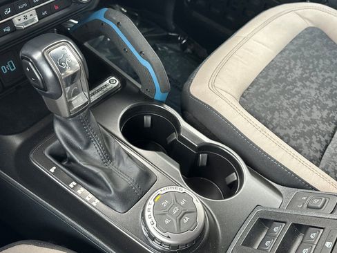 Used 2022 Ford Bronco Wildtrak image 19