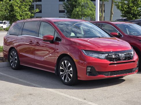 Certified 2025 Honda Odyssey Elite image 2