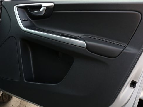 Used 2015 Volvo XC60 T5 Platinum image 46