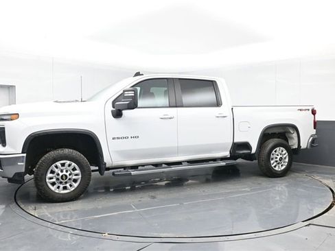 Used 2024 Chevrolet Silverado 2500 LT image 11