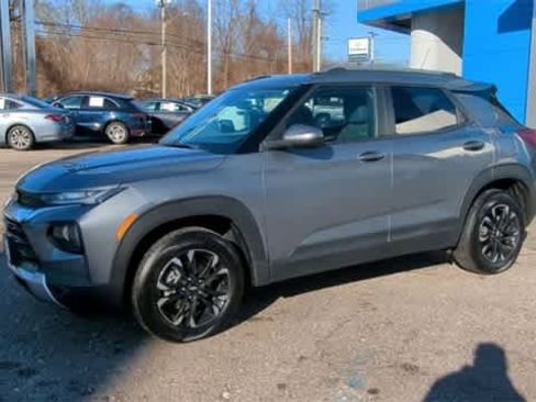 Used 2022 Chevrolet TrailBlazer LT w/ Convenience Package image 4