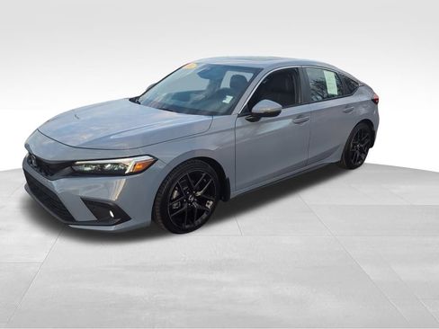 Used 2024 Honda Civic Sport Touring image 3