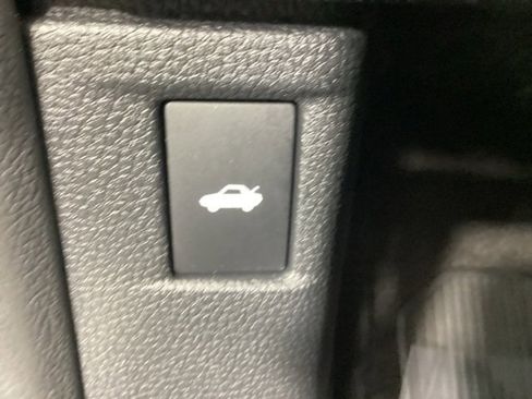 Used 2024 Honda Accord EX image 18