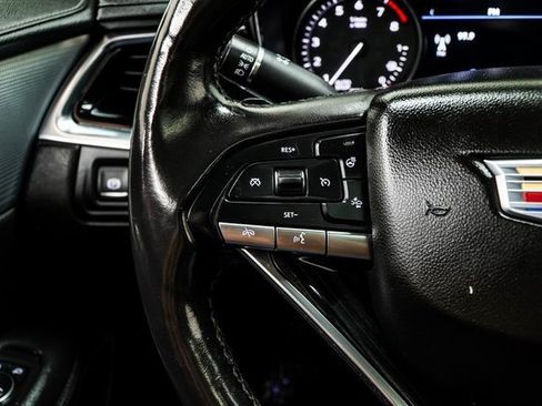 Used 2020 Cadillac XT6 Premium Luxury image 35