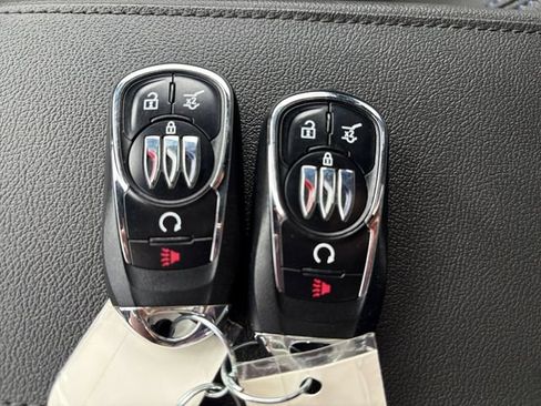 Used 2024 Buick Envista Sport Touring w/ Convenience I Package FWD image 21
