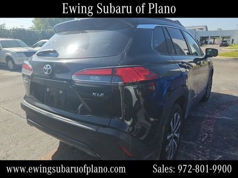 Used 2024 Toyota Corolla Cross XLE w/ Convenience Package FWD image 3