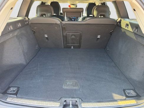 Used 2025 Volvo V60 B5 Cross Country Plus image 19