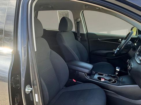 Used 2020 Kia Sorento S image 25