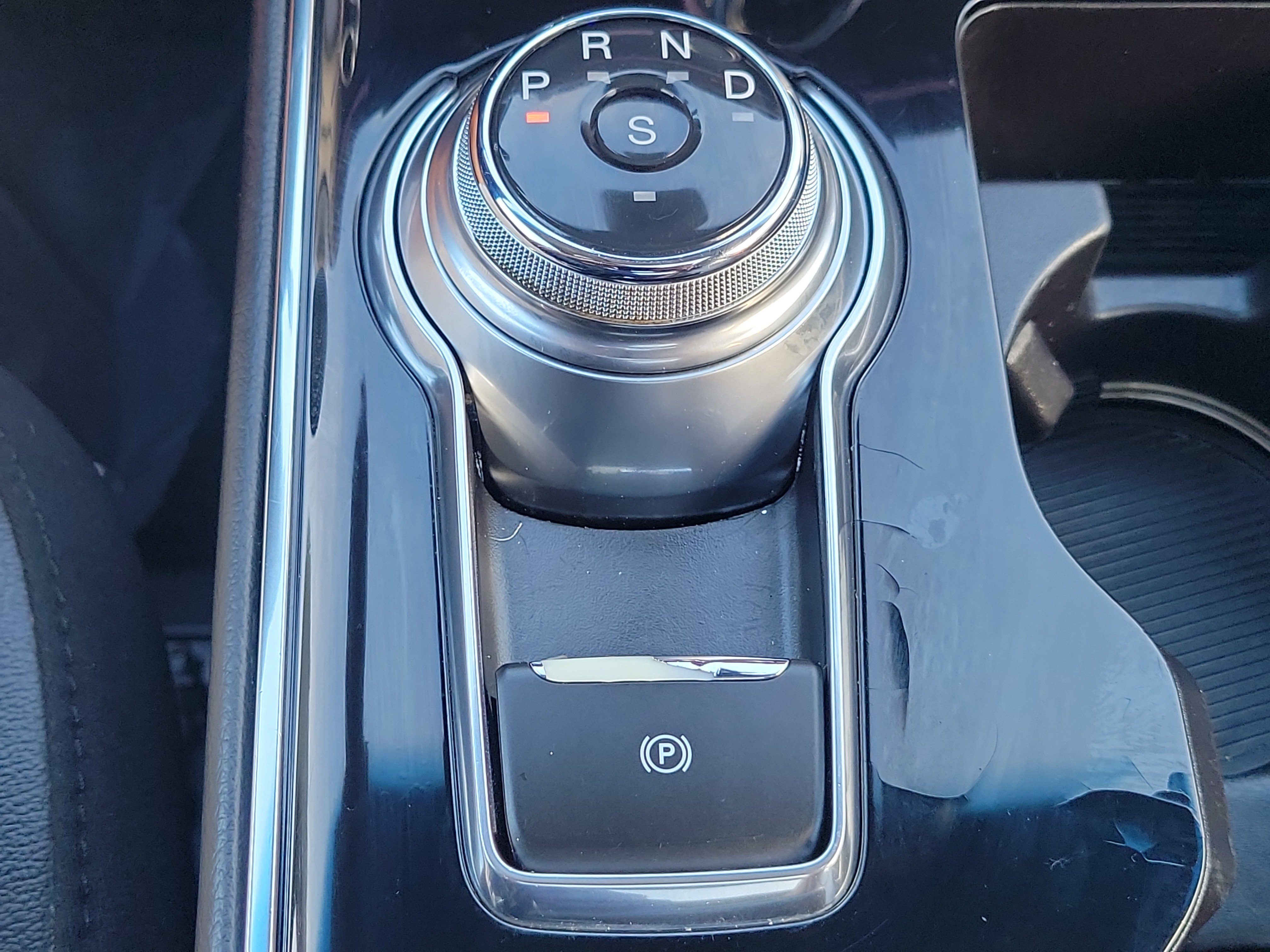 Used 2019 Ford Edge Titanium w/ Equipment Group 301A FWD image 28