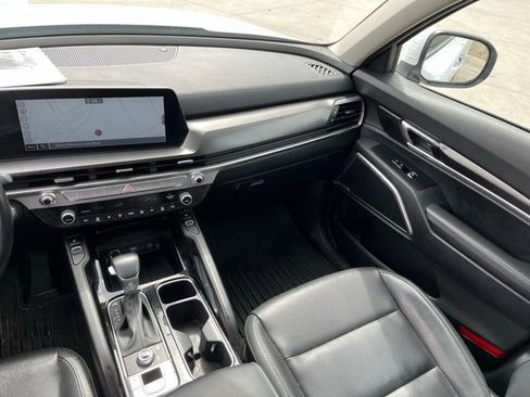 Used 2024 Kia Telluride S w/ S Sunroof Package image 15