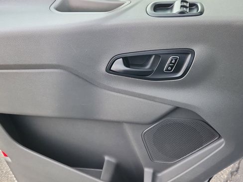 Used 2023 Ford Transit 350 XL image 8