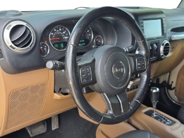 Used 2017 Jeep Wrangler Unlimited Sahara w/ Dual Top Group AWD/4WD image 13