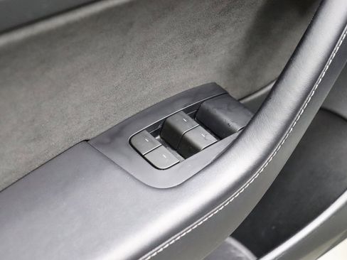 Used 2023 Tesla Model 3 Standard Range RWD image 12