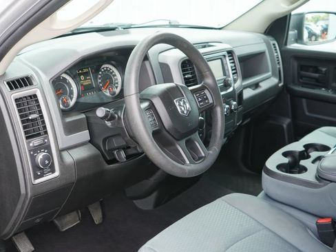 Used 2019 RAM 1500 Express w/ Express Value Package AWD/4WD image 11