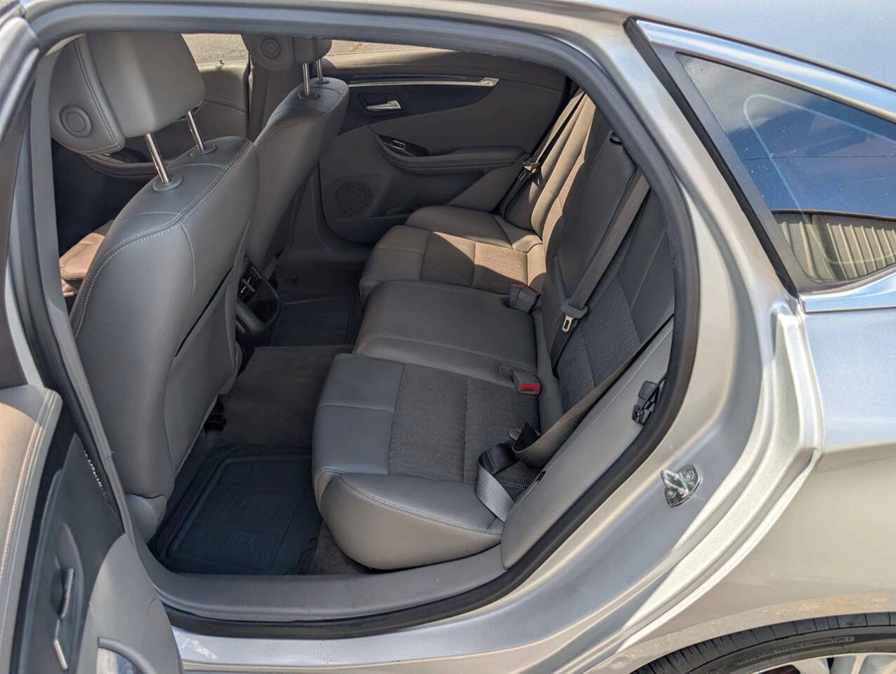 Used 2014 Chevrolet Impala LT FWD image 29