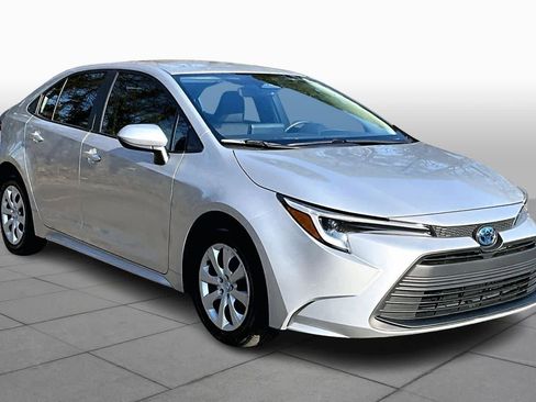 Certified 2023 Toyota Corolla LE image 3