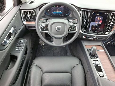Used 2024 Volvo S60 B5 Plus image 14