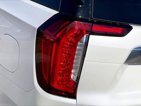 Used 2023 GMC Yukon Denali image 28