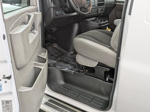 Used 2025 GMC Savana 2500 w/ Driver Convenience Package RWD image 27