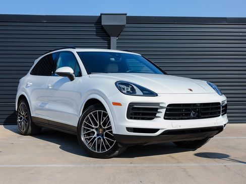 Certified 2023 Porsche Cayenne image 9