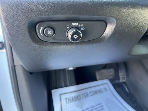 Used 2023 Chevrolet Traverse LT AWD/4WD image 21