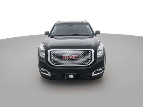 Used 2015 GMC Yukon Denali w/ Touring Package image 2