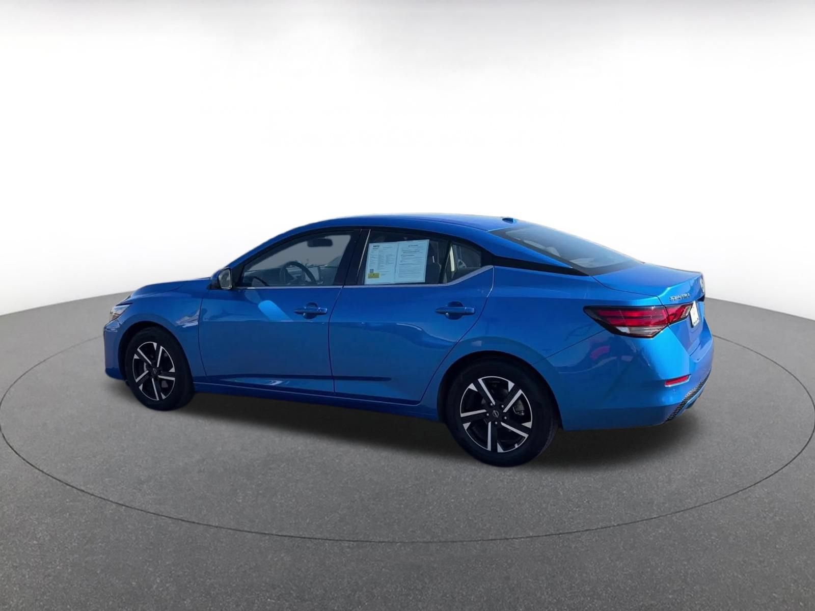 Used 2025 Nissan Sentra SV FWD image 9
