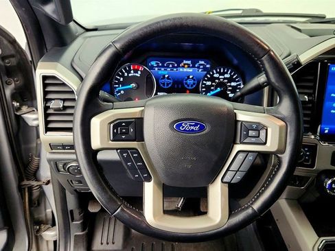 Used 2022 Ford F350 Lariat w/ Black Appearance Package image 10