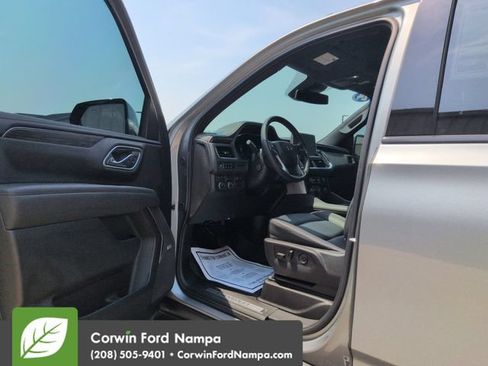 Used 2024 Chevrolet Tahoe Z71 w/ Luxury Package AWD/4WD image 9