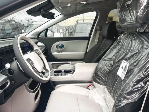 New 2026 Hyundai Ioniq 9 Calligraphy image 11