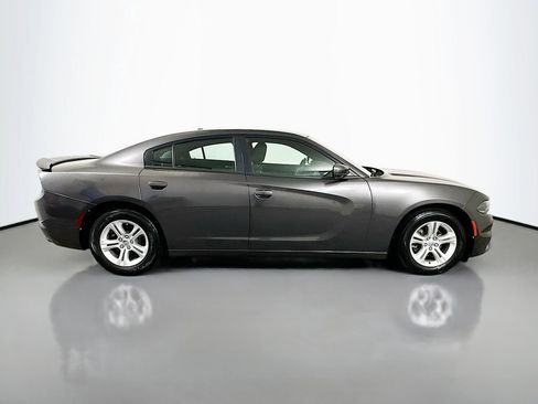 Used 2020 Dodge Charger SXT RWD image 4