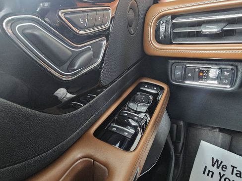 Used 2021 Lincoln Aviator Reserve w/ Equipment Group 201A AWD/4WD image 24